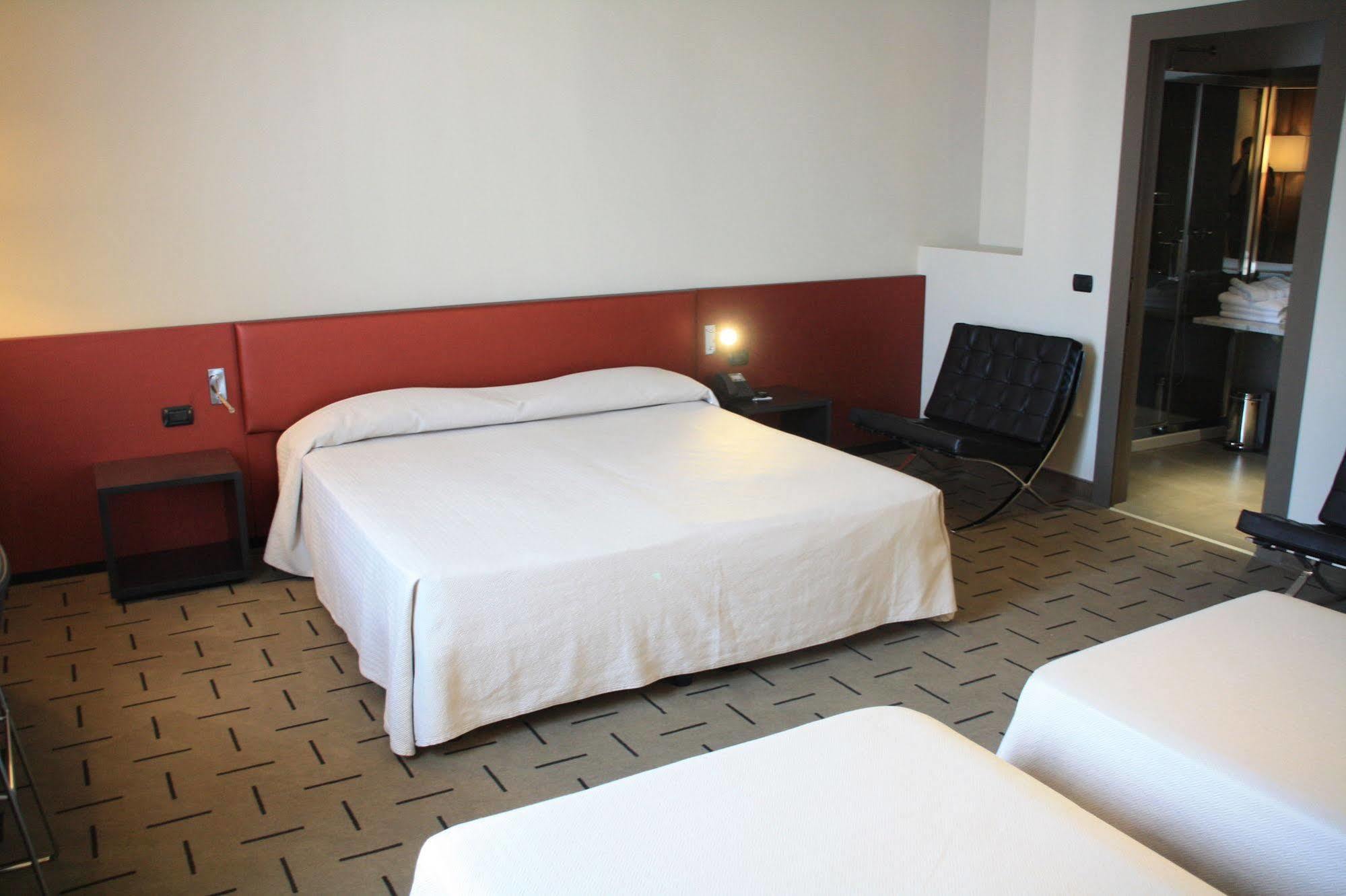 Hotel Continental Cremona Exterior foto